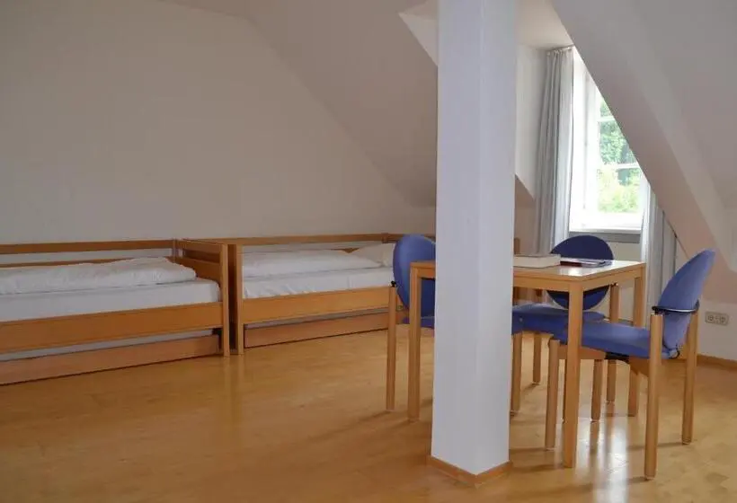 اتاق استاندارد سه نفره, Haus Der Begegnung Heilig Geist