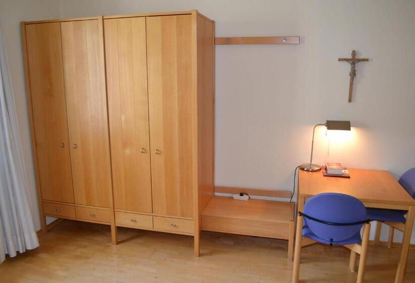 Номер Стандарт, Haus Der Begegnung Heilig Geist