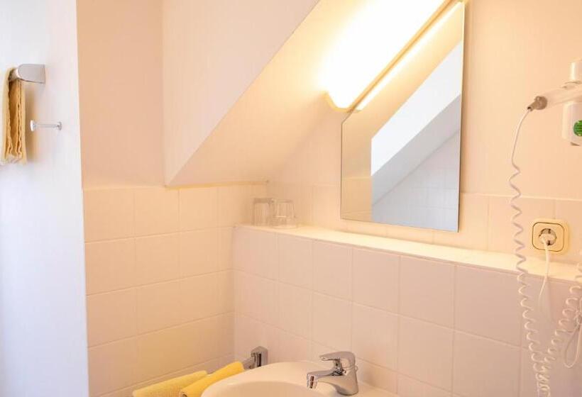 Номер Стандарт, Haus Der Begegnung Heilig Geist