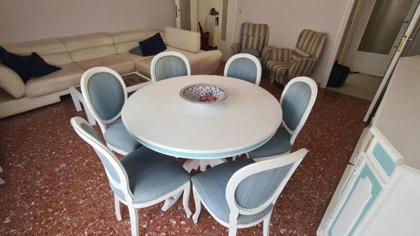 اتاق استاندارد یک نفره, Home Rome Center