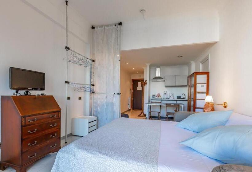 חדר סטנדרט, Laura S Rooms