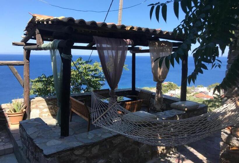 חדר משפחתי דלוקס, Castlerizaraki