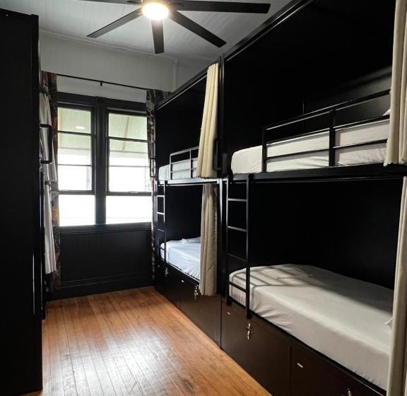 공동 객실, Howzit Hostels Hawaii