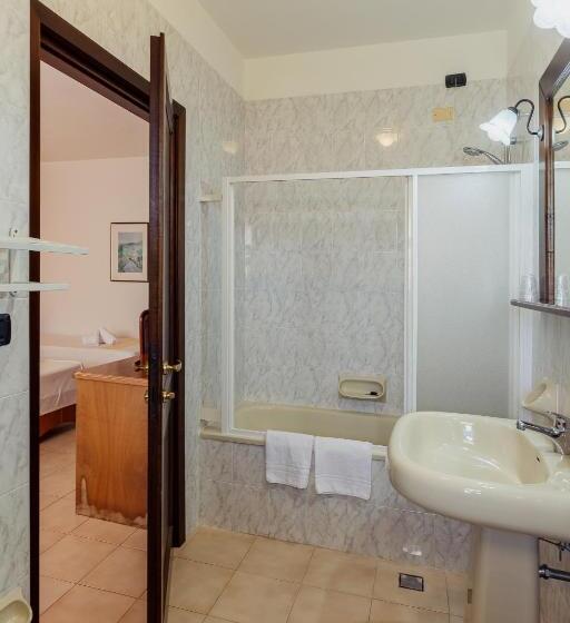 غرفة قياسية, Malaspina Hotel & Resort