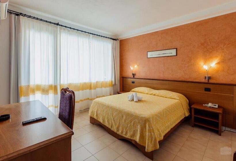 غرفة قياسية, Malaspina Hotel & Resort