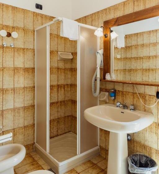 غرفة إقتصادية, Malaspina Hotel & Resort