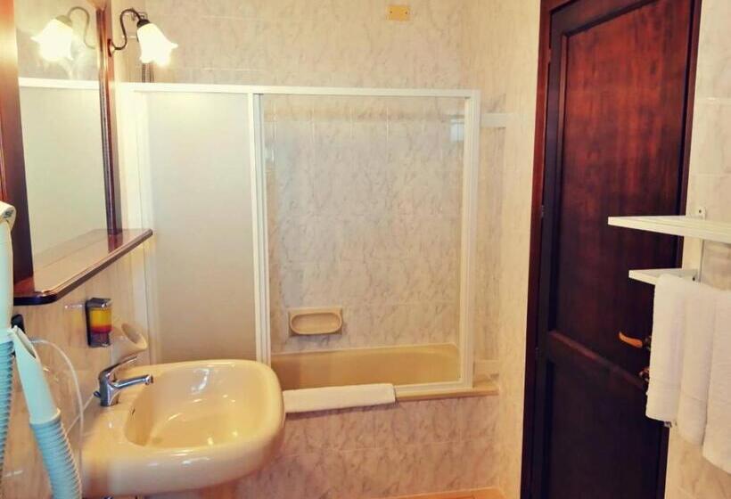 غرفة قياسية فردية, Malaspina Hotel & Resort