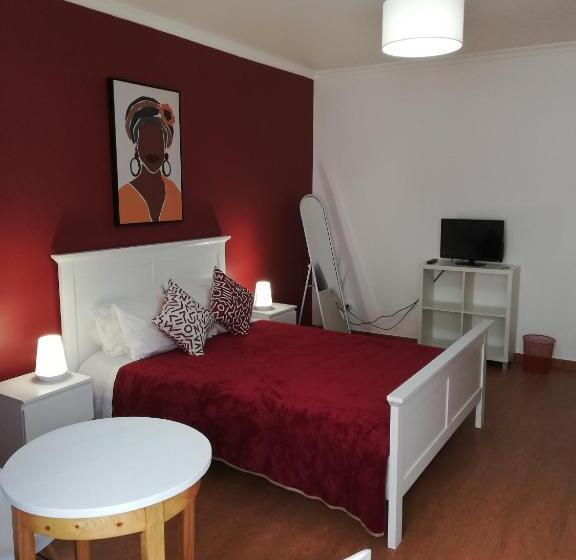 Pokój Deluxe, Fx Pena