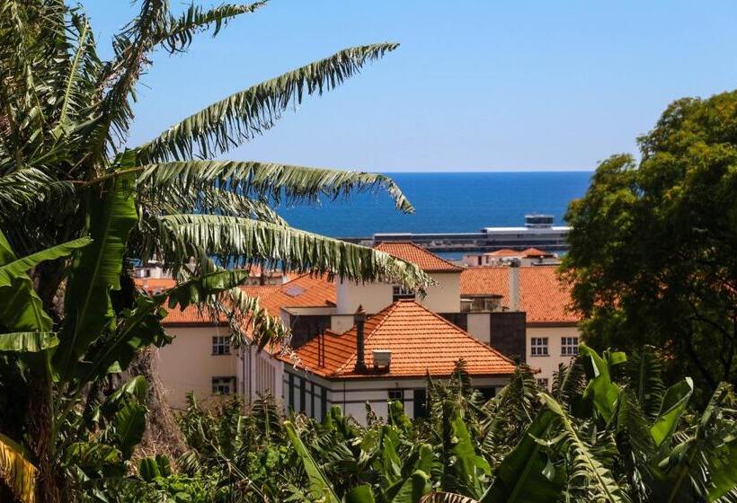 Pokój Deluxe, Fx Pena