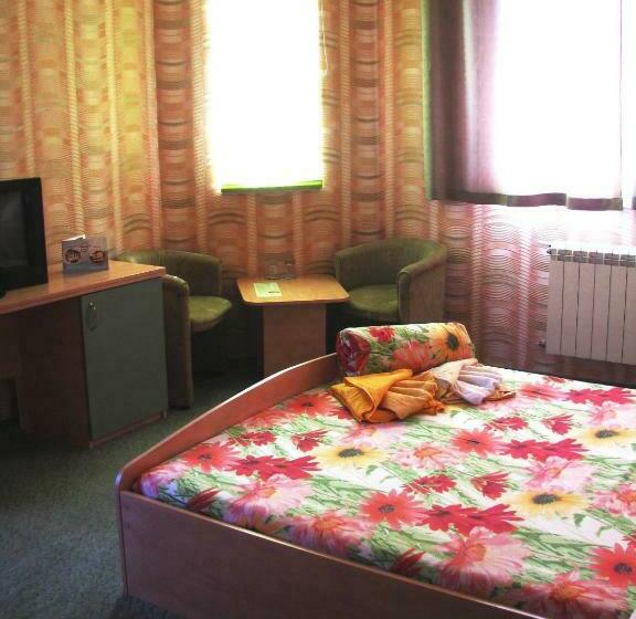 デラックスルーム, Family Hotel Emaly 1