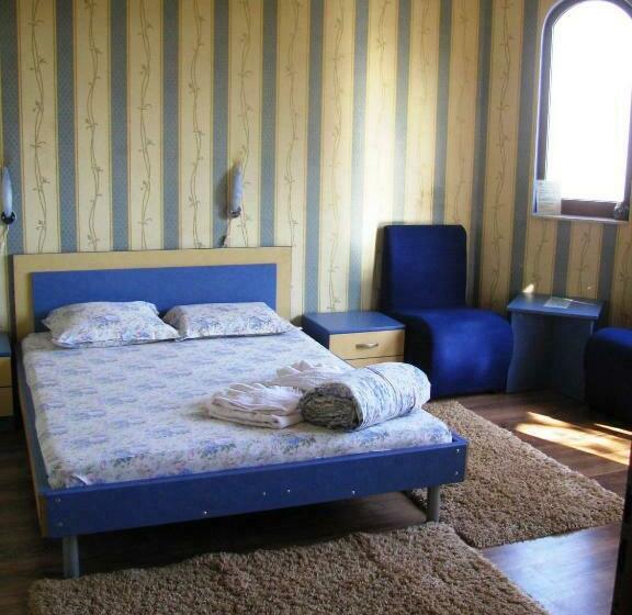 デラックスルーム, Family Hotel Emaly 1