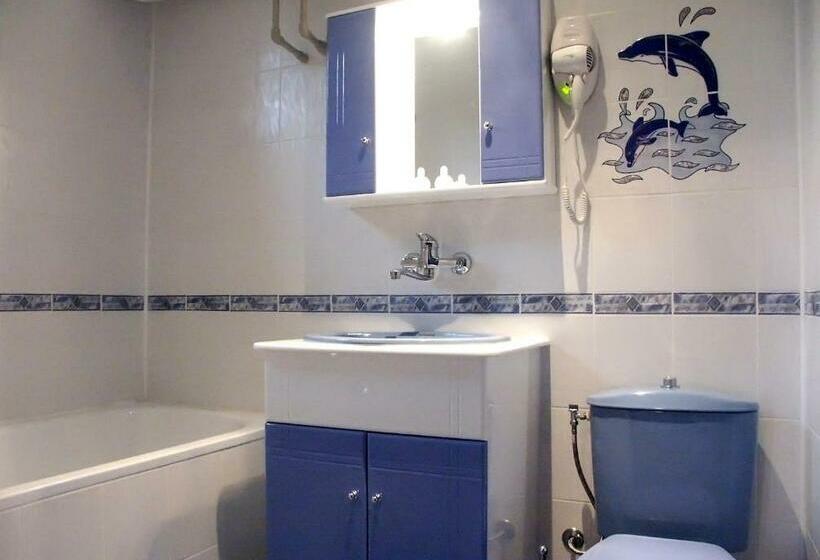 Люкс с Балконом, Family Hotel Emaly 1