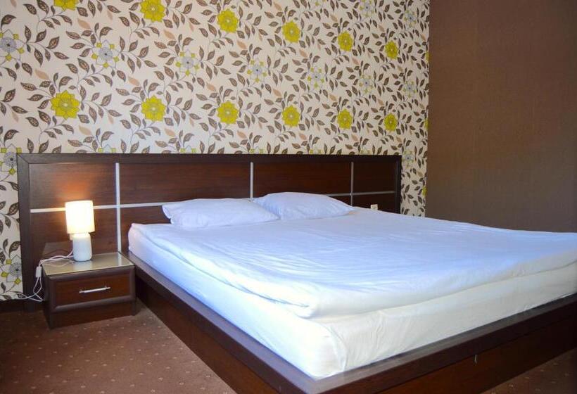 山の見えるジュニアスイート, Hemus Hotel   Vratza