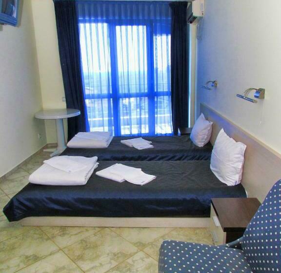 غرفة قياسية مطلّة علي البحر, Afrodita