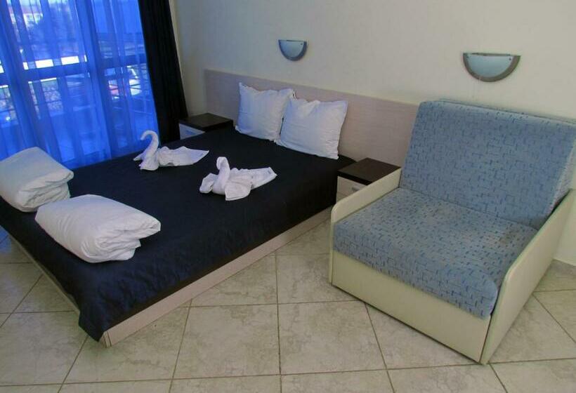 غرفة قياسية مطلّة علي البحر, Afrodita