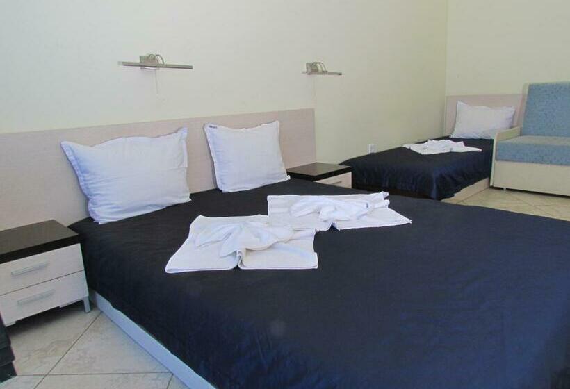 Triple Room Sea View, Afrodita