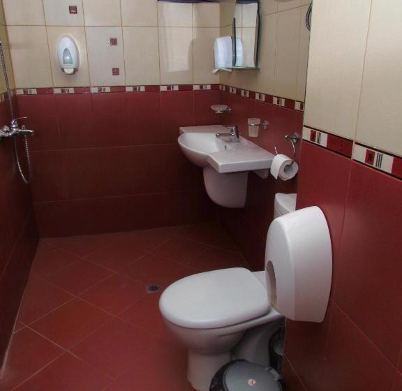 غرفة عائلية مطلّة علي البحر, Afrodita