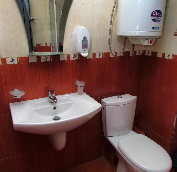 غرفة عائلية مطلّة علي البحر, Afrodita