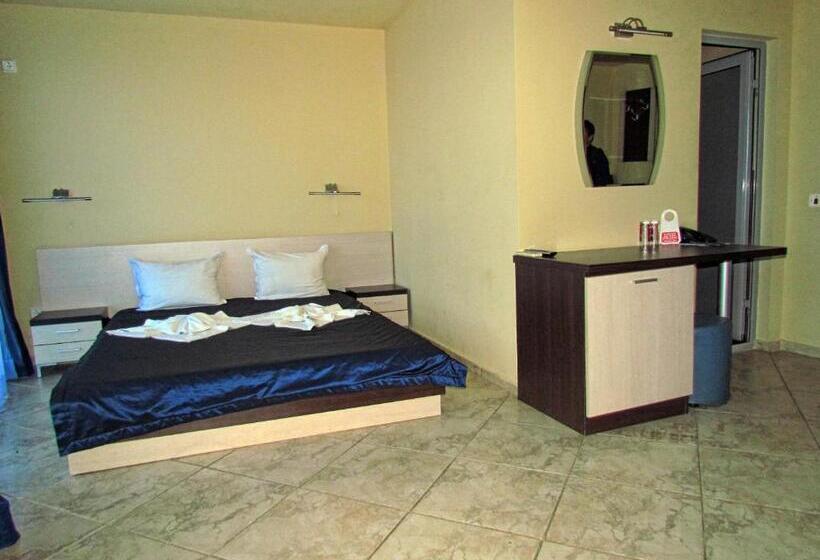 غرفة عائلية مطلّة علي البحر, Afrodita