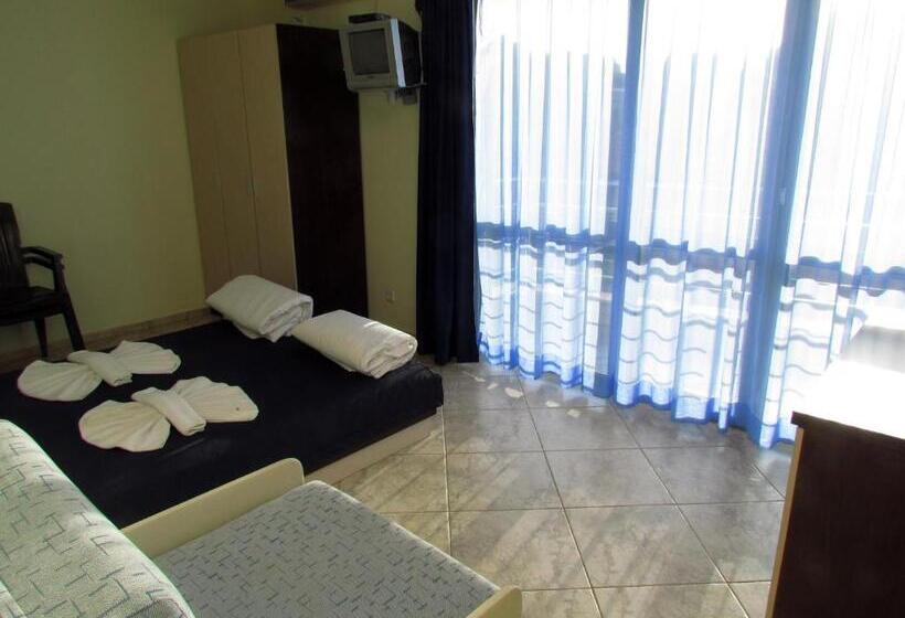 شقة غرفتين مطلة على البحر, Afrodita