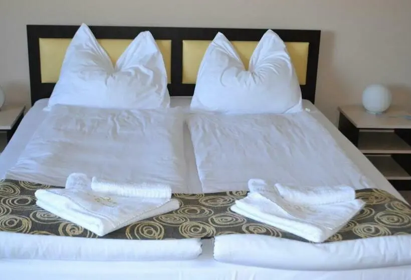 Standard-huone, Alexander