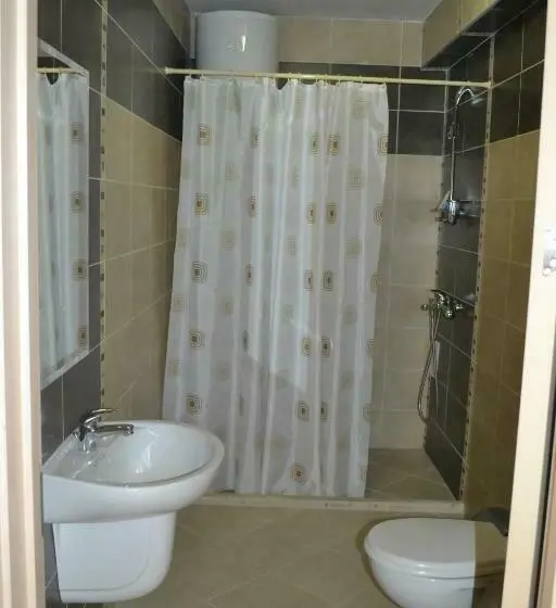 Standard-huone, Alexander