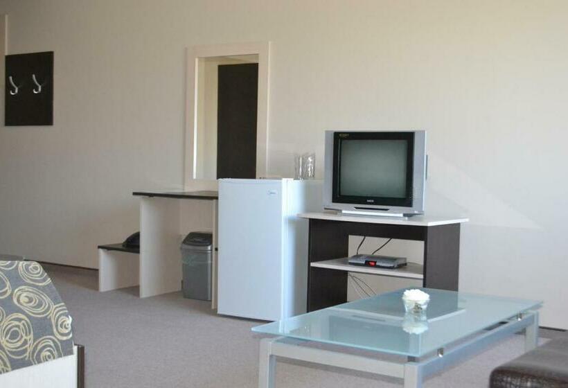 标准间, Alexander