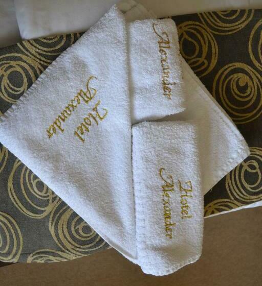 标准间, Alexander