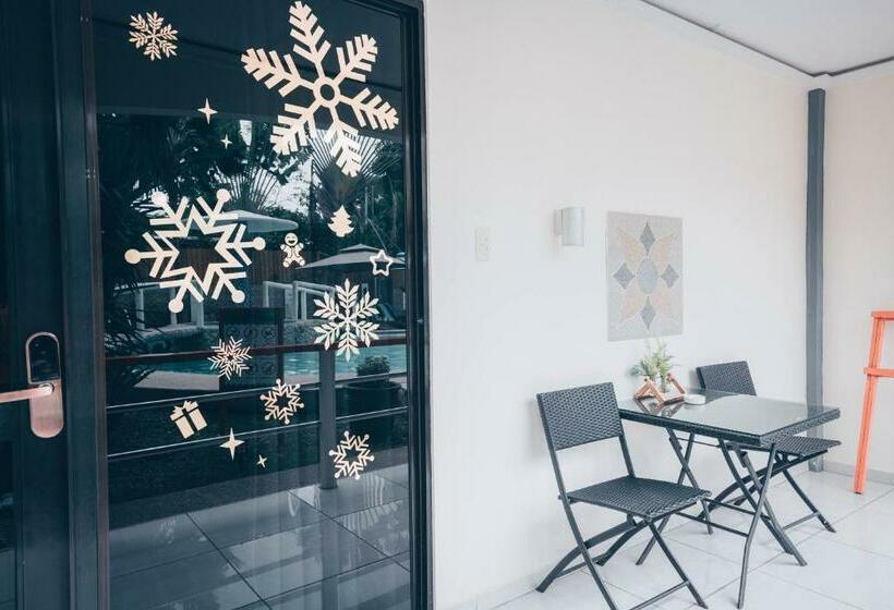 اتاق لوکس با تخت بزرگ, Alona Northland Resort