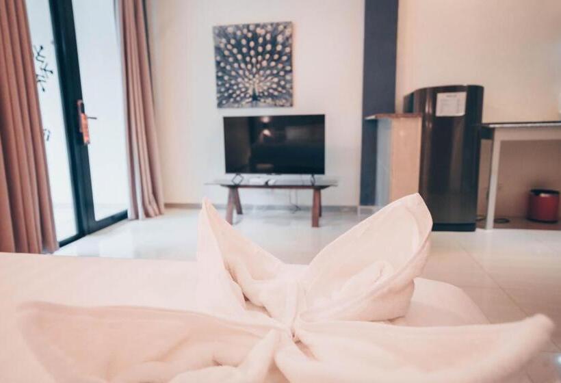 اتاق لوکس با تخت بزرگ, Alona Northland Resort