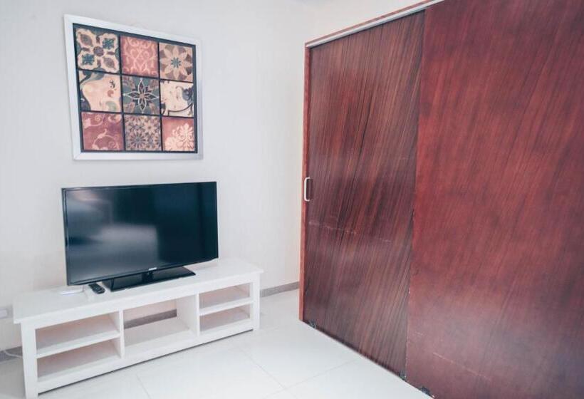 اتاق لوکس خانوادگی, Alona Northland Resort