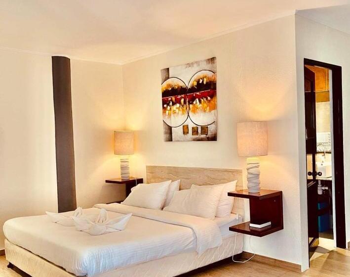 اتاق سوپریور با تخت بزرگ, Alona Northland Resort