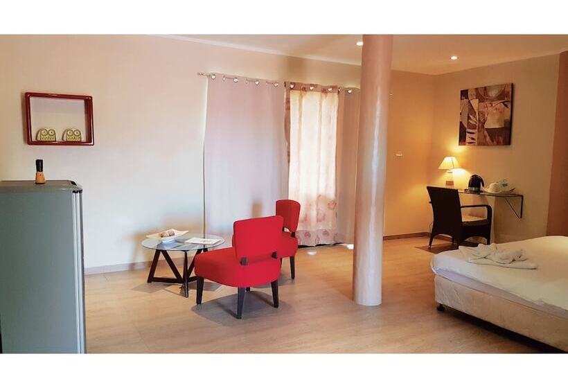 سوییت, Alona Northland Resort