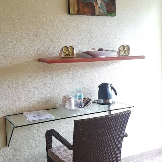 اتاق سوپریور با تخت بزرگ, Alona Northland Resort