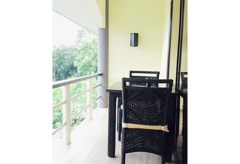 اتاق سوپریور با تخت بزرگ, Alona Northland Resort