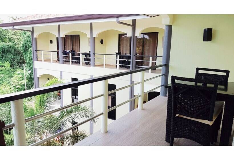 اتاق سوپریور با تخت بزرگ, Alona Northland Resort