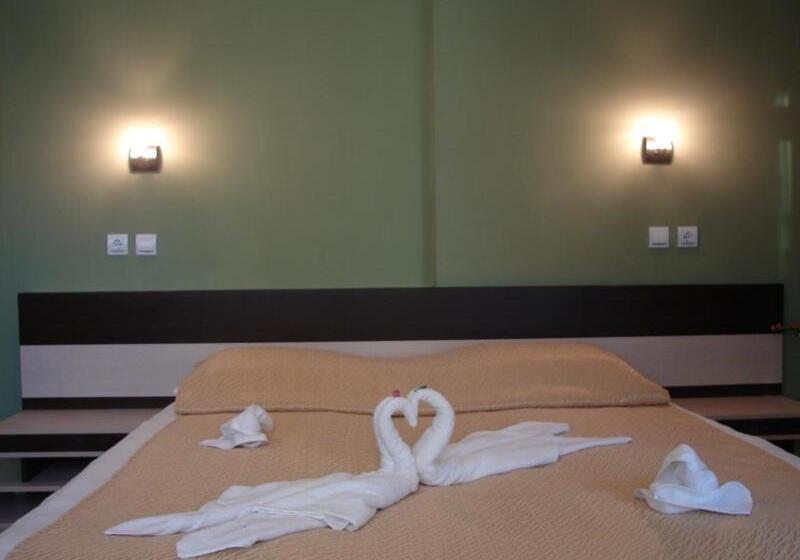 스탠다드 트리플 발코니 룸, Amfibia