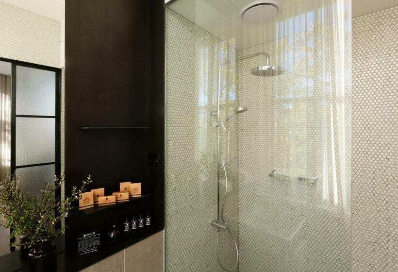 带大床的豪华间, Coppersmith