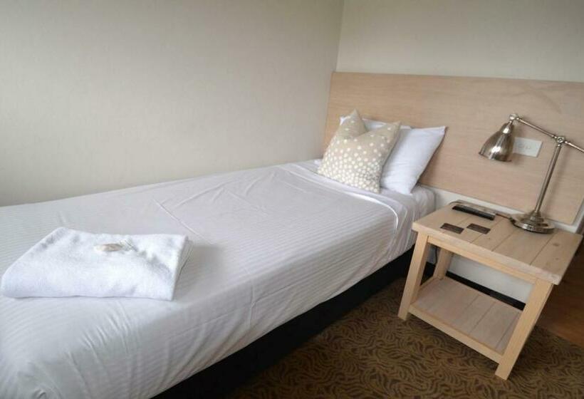 اتاق استاندارد یک نفره, Crossroads Hotel Liverpool