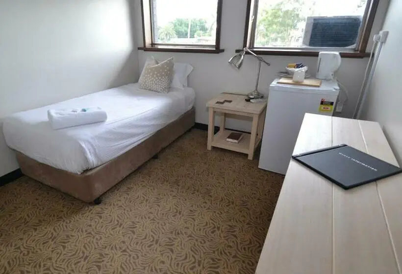 Standard Yhden Hengen Huone, Crossroads Hotel Liverpool
