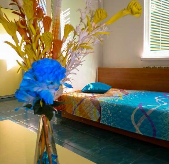 小型套房带阳台, Darling