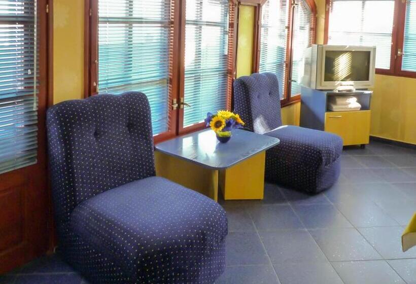 全景房标准间, Darling