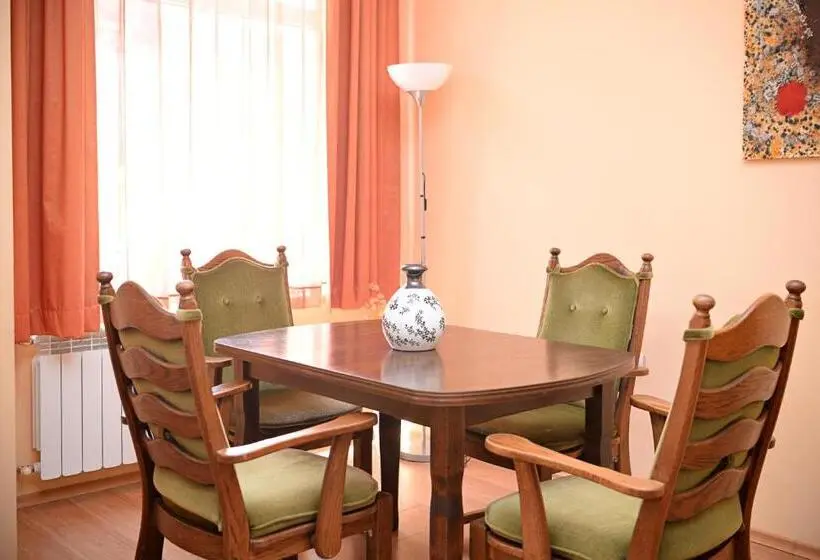 テラス付き１ベッドルームアパートメント, Family Art Hotel Zora