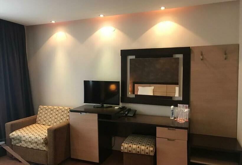 스탠다드 룸, Kardinal