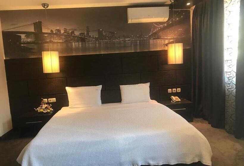 스탠다드 룸, Kardinal