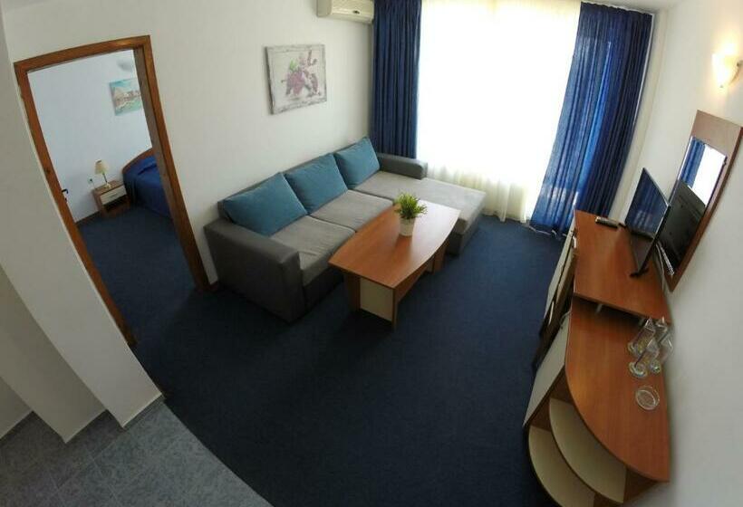 סוויטה עם מרפסת, Lotos