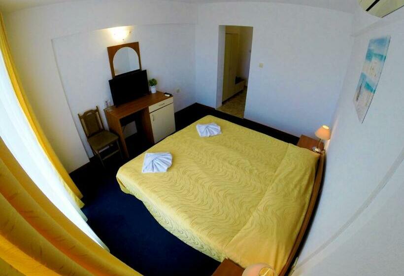 חדר סטנדרט עם מרפסת, Lotos