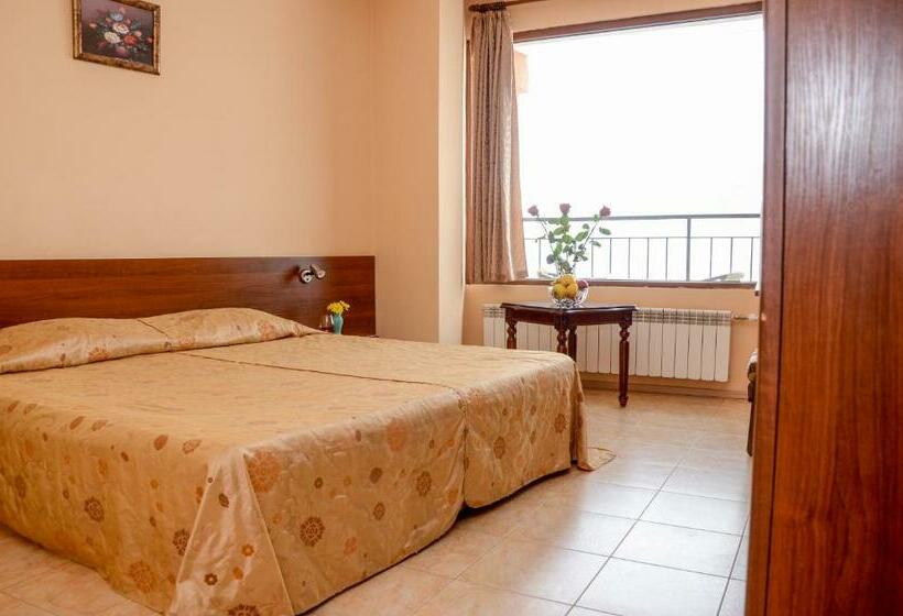 带观景的标准间, Lucky