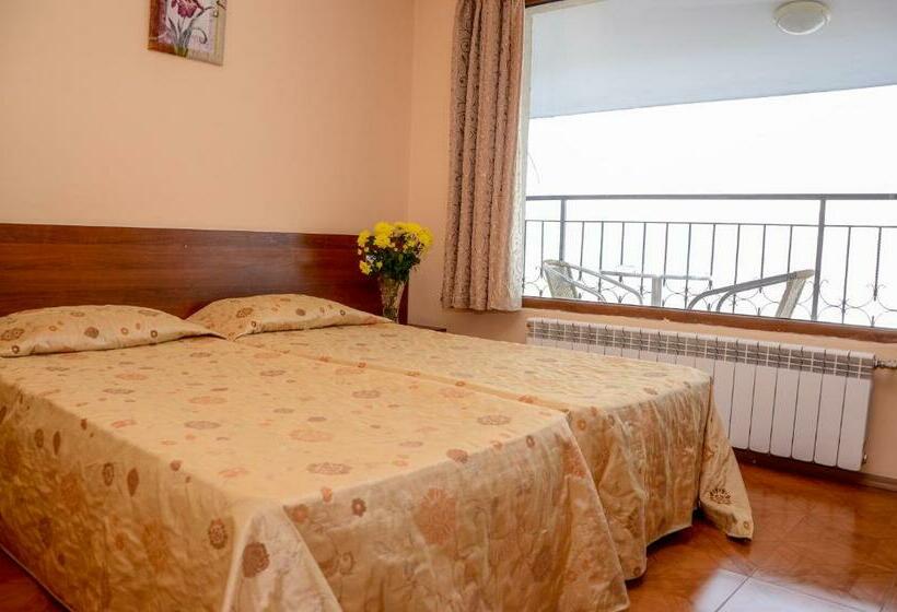 带观景的标准间, Lucky