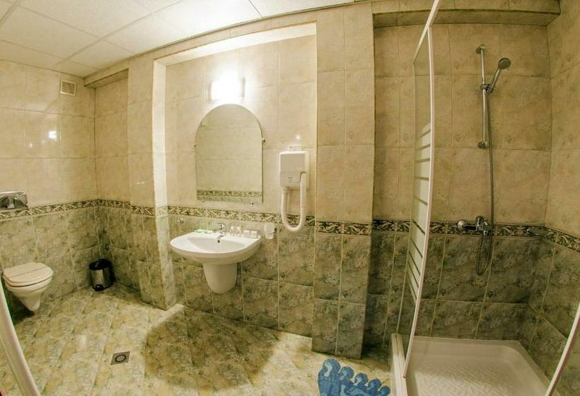 סוויטת ג'וניור, Luxor